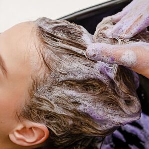 shampooing hair