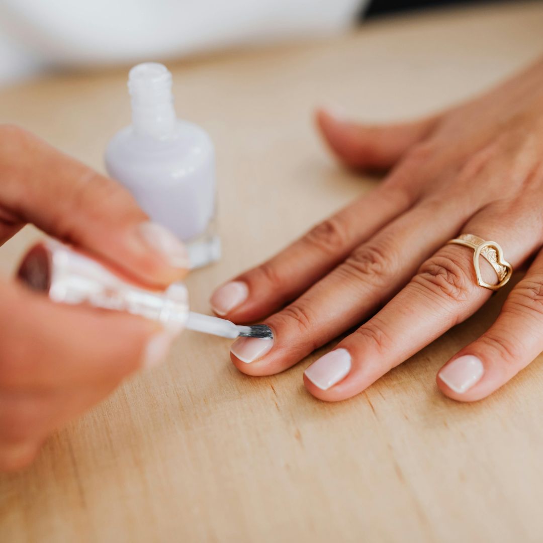 applying clear coat nail polish